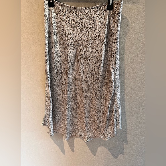 Skirt - Picture 4 of 4